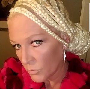 Meet your Posher, Angela